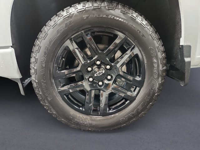 New 2026 Summit White Chevrolet RST image 14