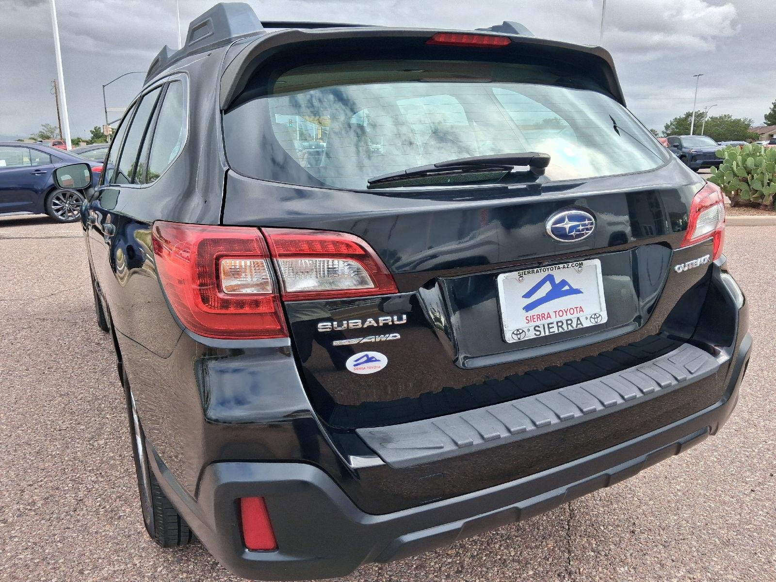 Used 2018 Crystal Black Silica Subaru 2.5i image 11