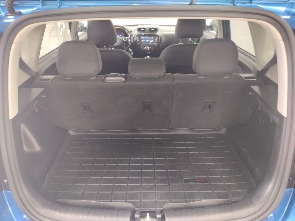 Used 2019 Caribbean Blue Kia Plus image 15