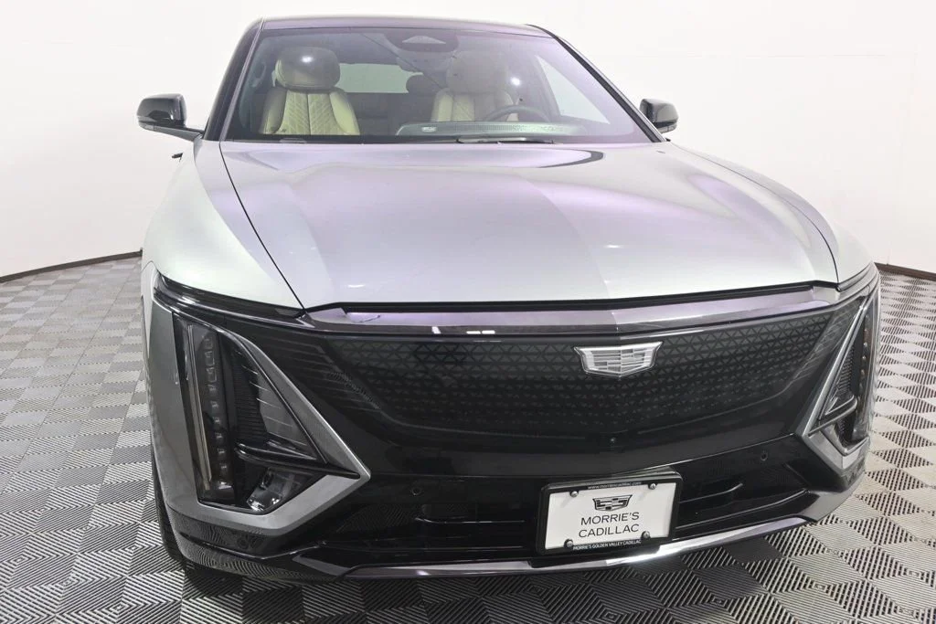New 2025 Argent Silver Metallic Cadillac Sport 3 image 9