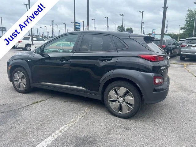 Used 2020 Black Hyundai Limited image 6