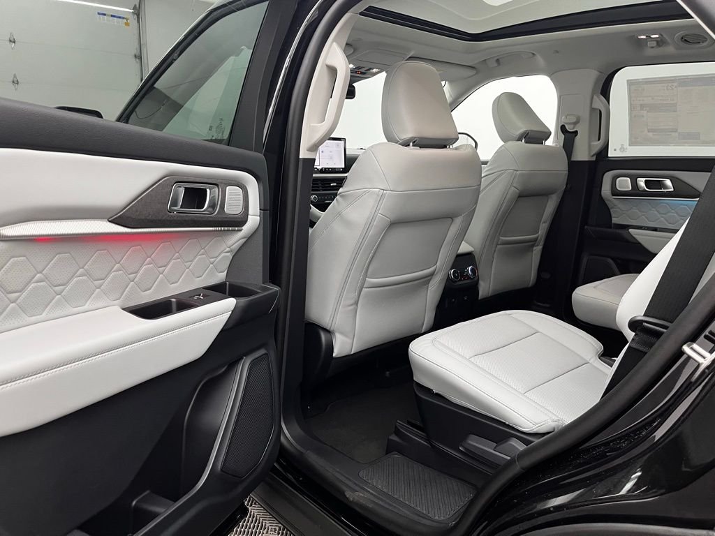 New 2026 Black Ford Platinum image 41