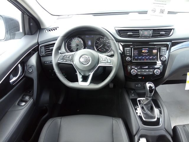 Used 2019 Gun Metallic Nissan SL image 24