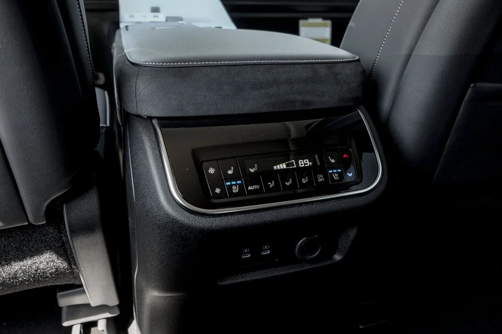 New 2026 BLACK OBSIDIAN INFINITI Luxe 4WD image 20