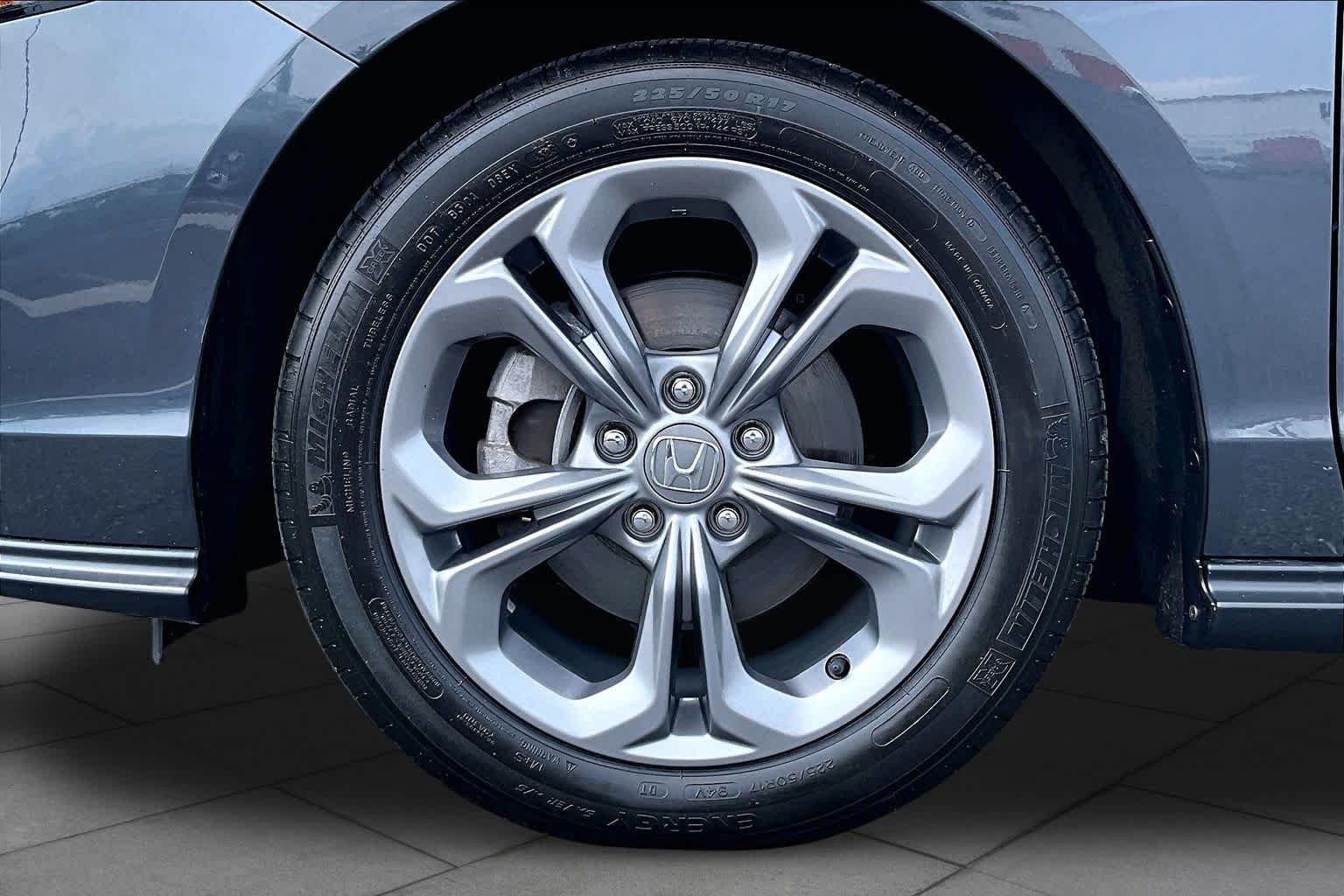 Used 2024 Meteorite Gray Metallic Honda EX image 10