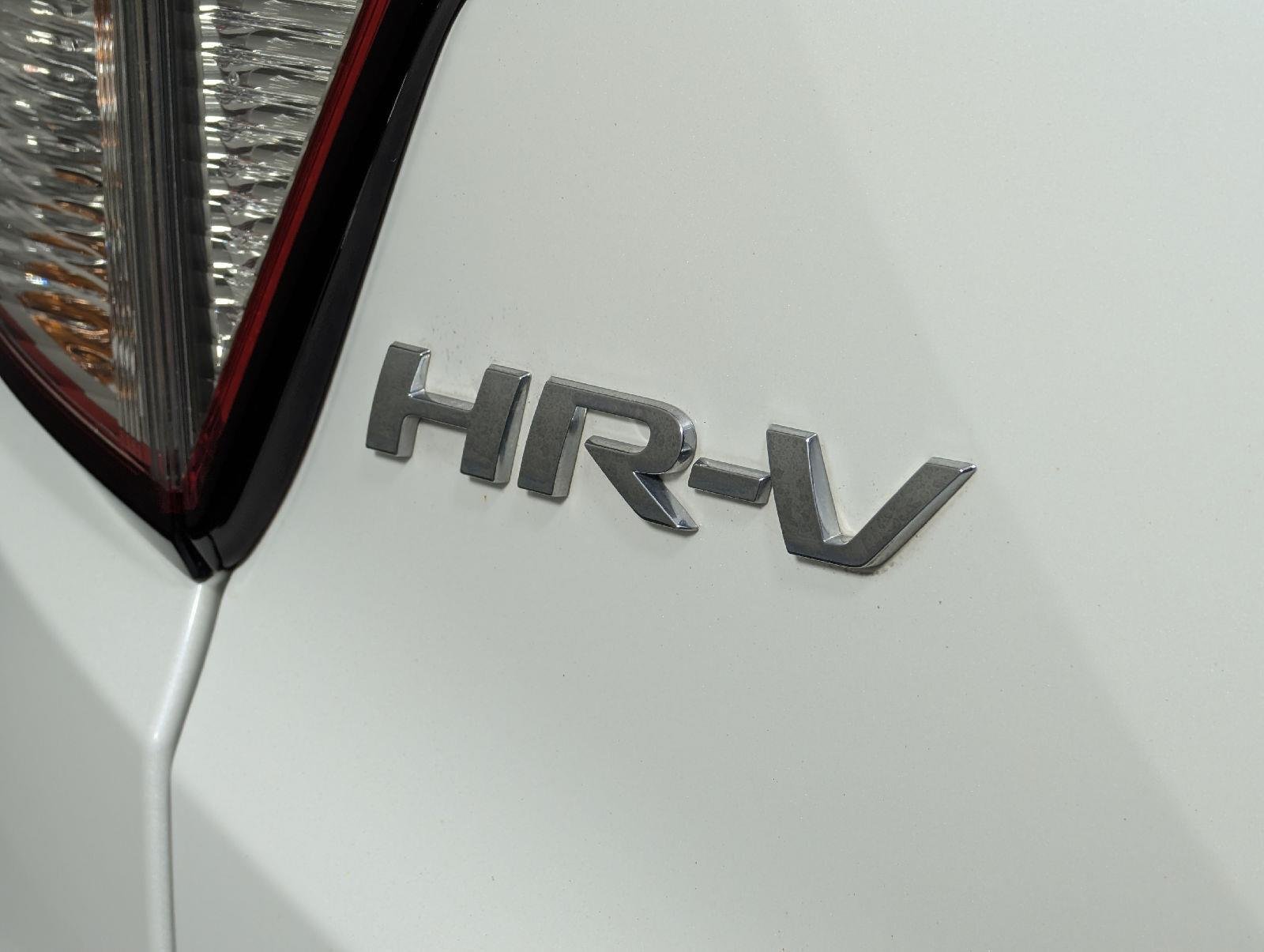 Used 2022 Platinum White Pearl Honda EX image 7