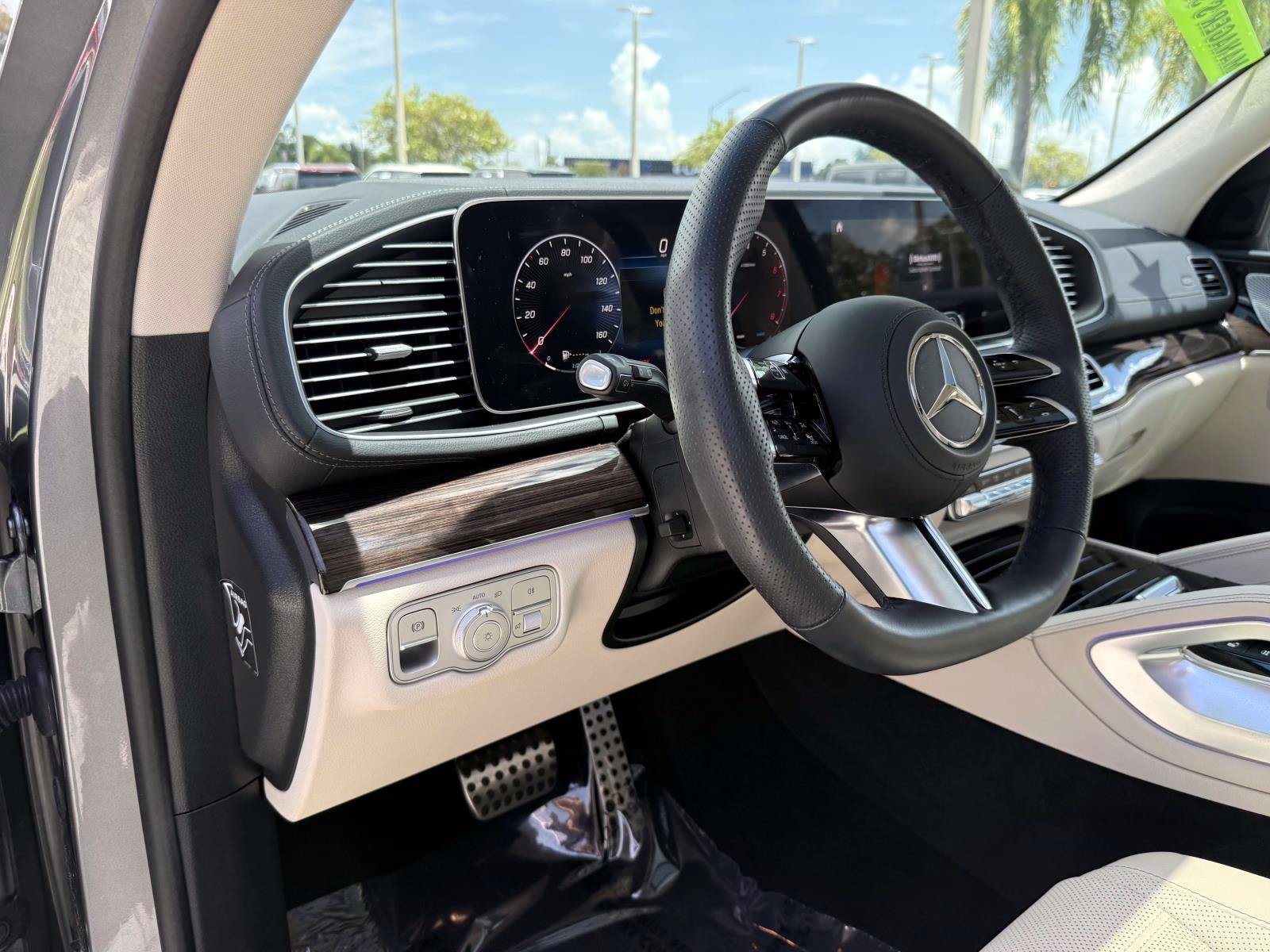 Certified Used 2026 Gray Metallic Mercedes-Benz 450 image 21