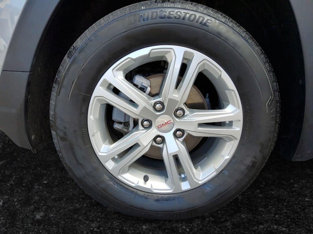 Used 2024 Silver GMC SLE image 27