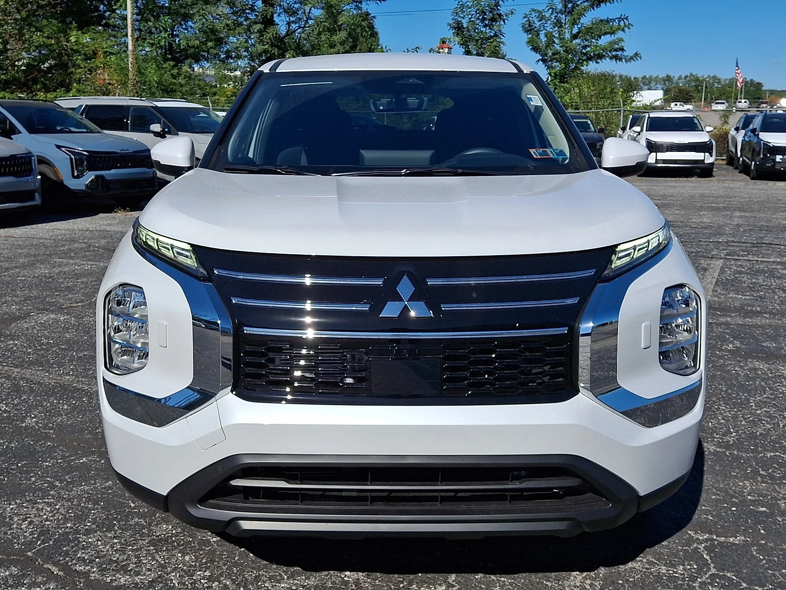 New 2026 White Mitsubishi ES image 3