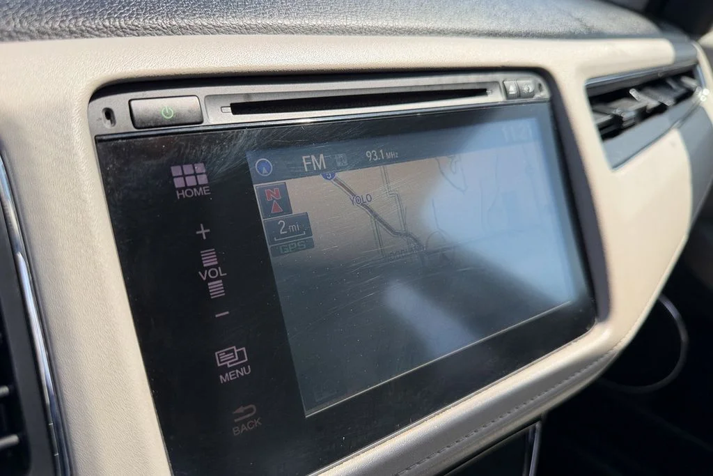 Used 2018 White Honda EX-L image 18