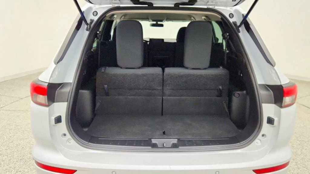 Used 2022 White Diamond Mitsubishi ES S-AWC w/ Convenience Package & 20
