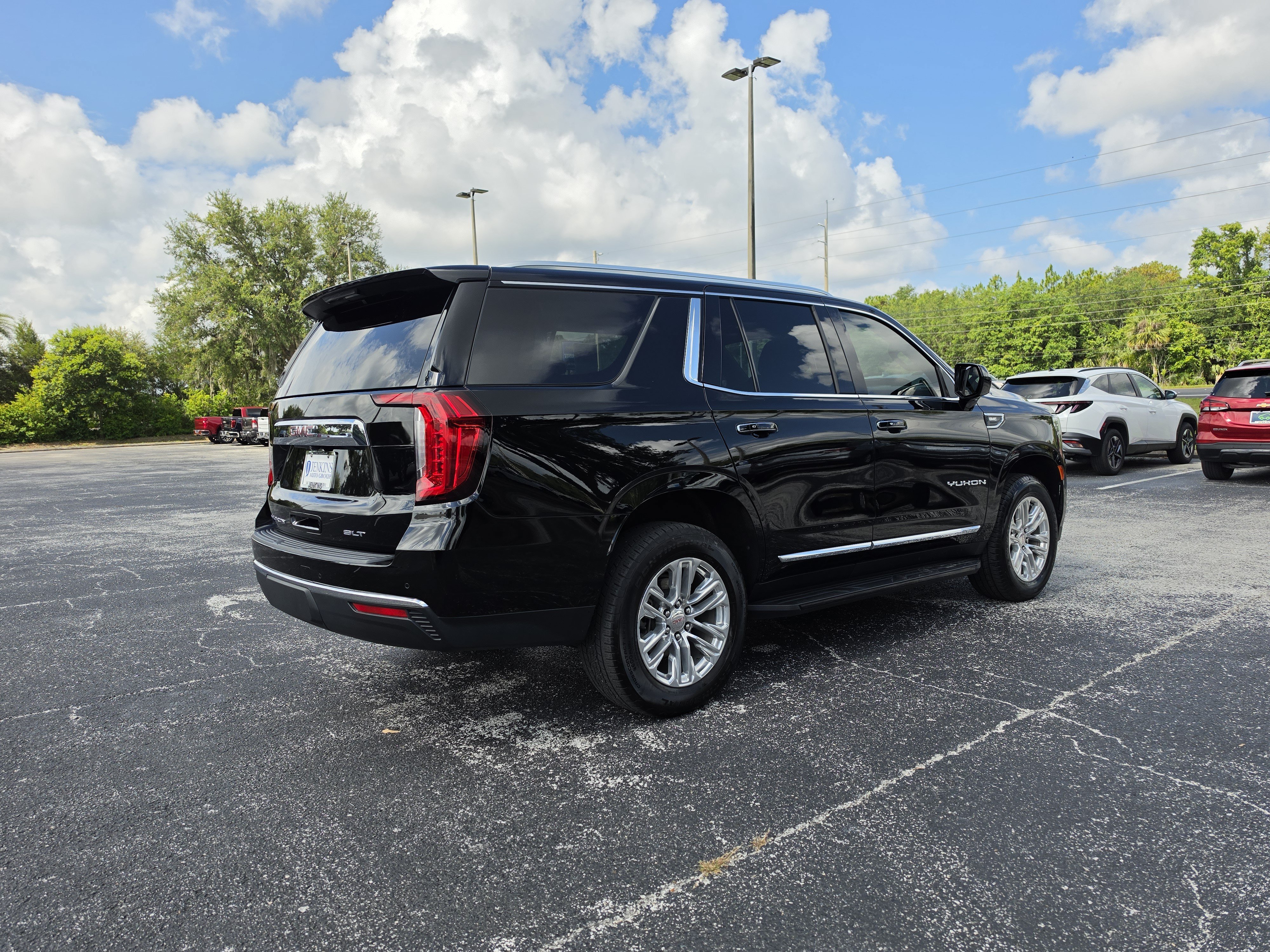 Used 2023 Onyx Black GMC SLT image 4