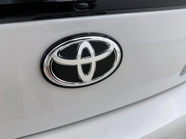 Used 2023  Toyota Premium image 38