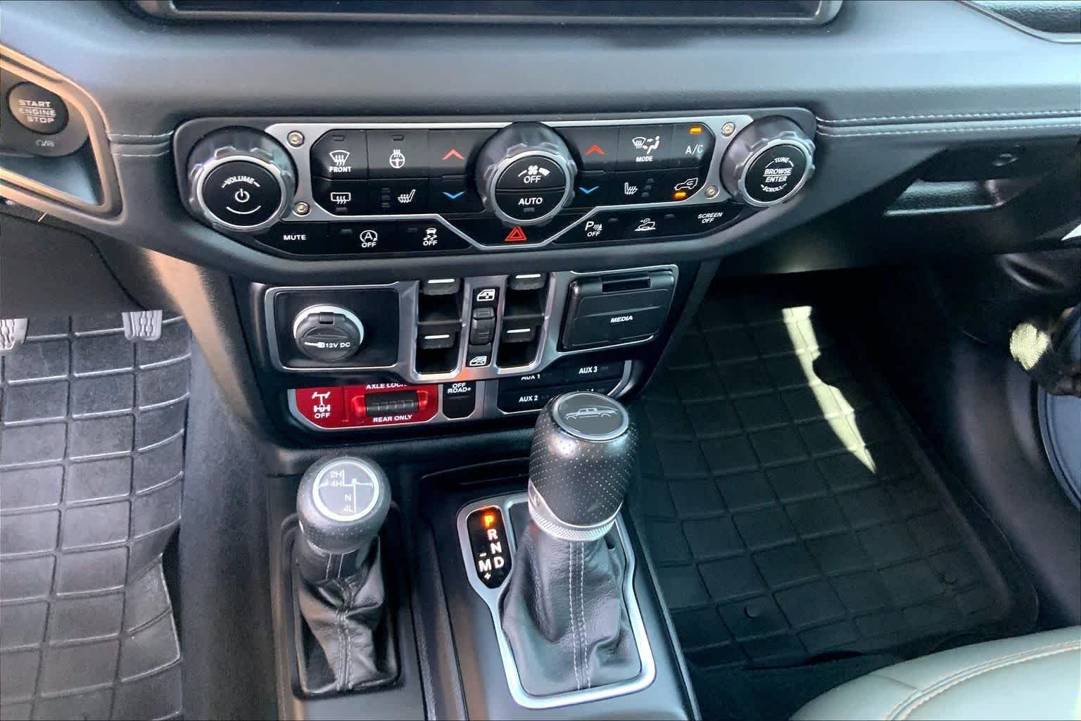 Used 2024 Anvil Clearcoat Jeep Mojave image 35