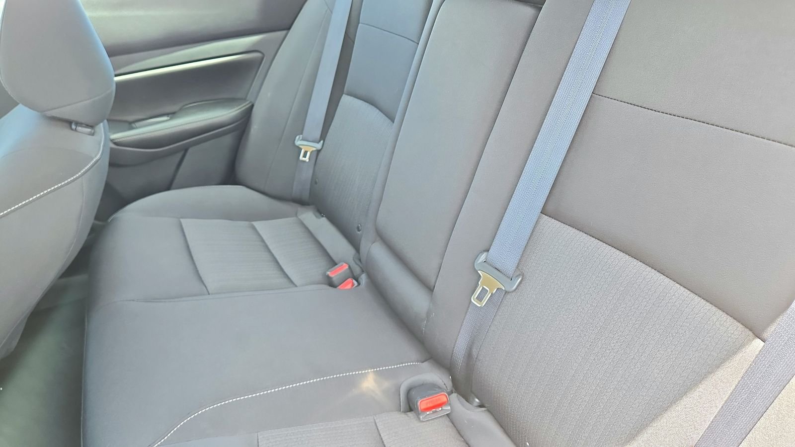 Used 2022 Black Nissan 2.5 SV image 18