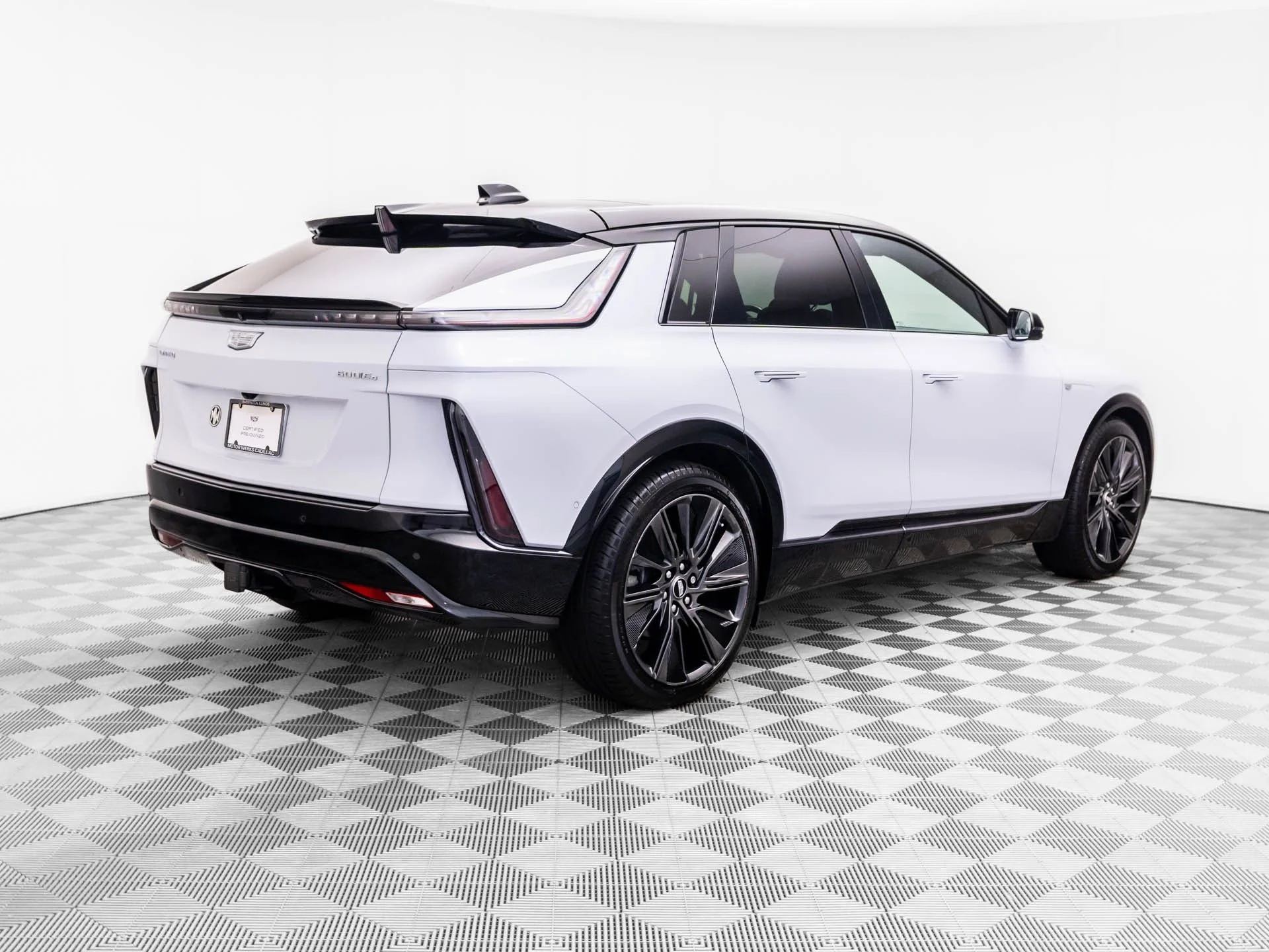 Used 2026 White Cadillac Signature Sport image 6