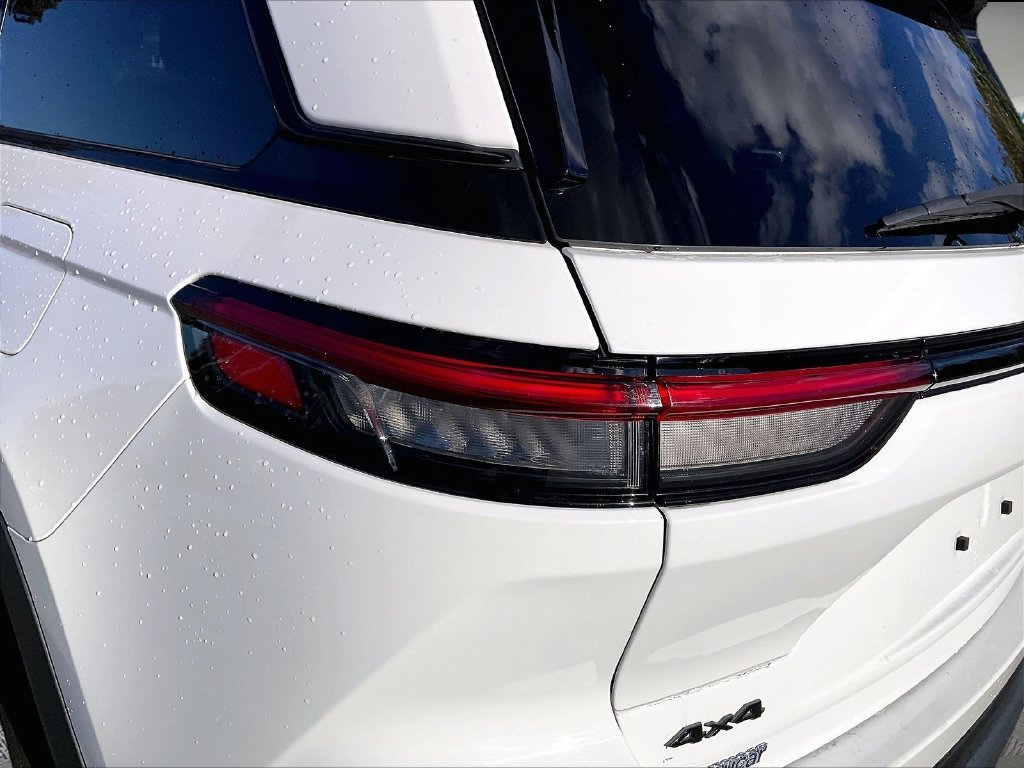 Used 2023 Bright White Clearcoat Jeep Altitude X image 30