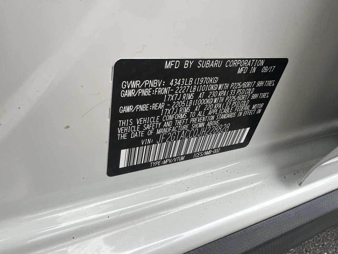Used 2018 Crystal White Pearl Subaru 2.0i Premium image 23