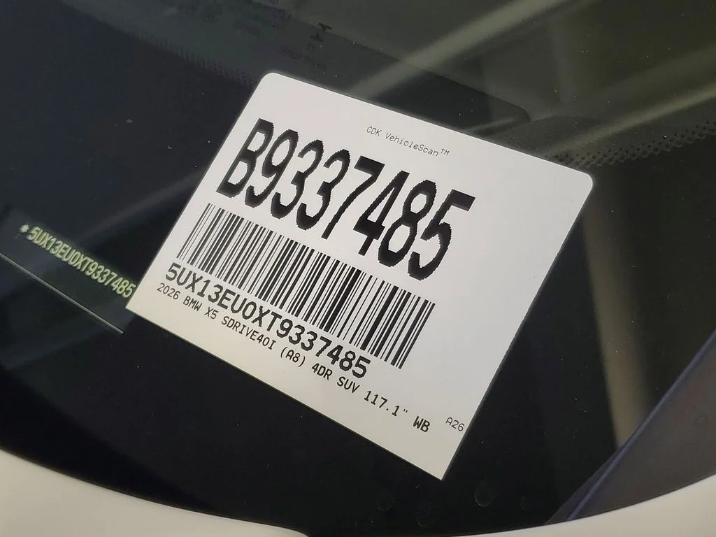 Used 2026 White BMW sDrive40i image 27