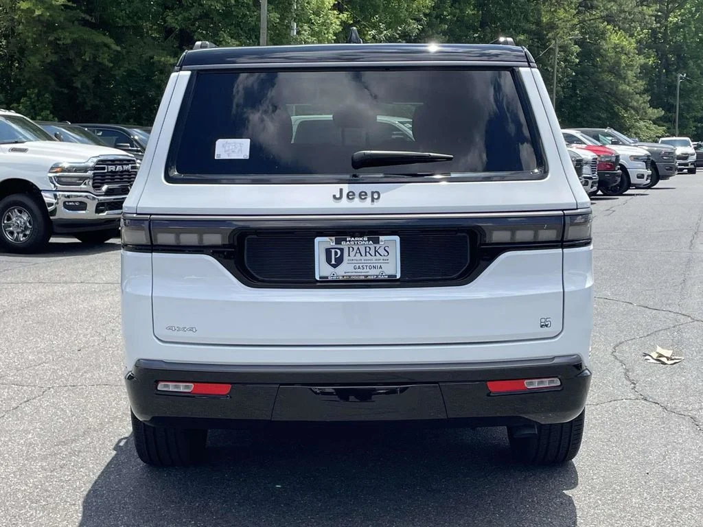 New 2026 Bright White Clear-Coat Exterior Paint Jeep 85th Anniversary Edition image 7