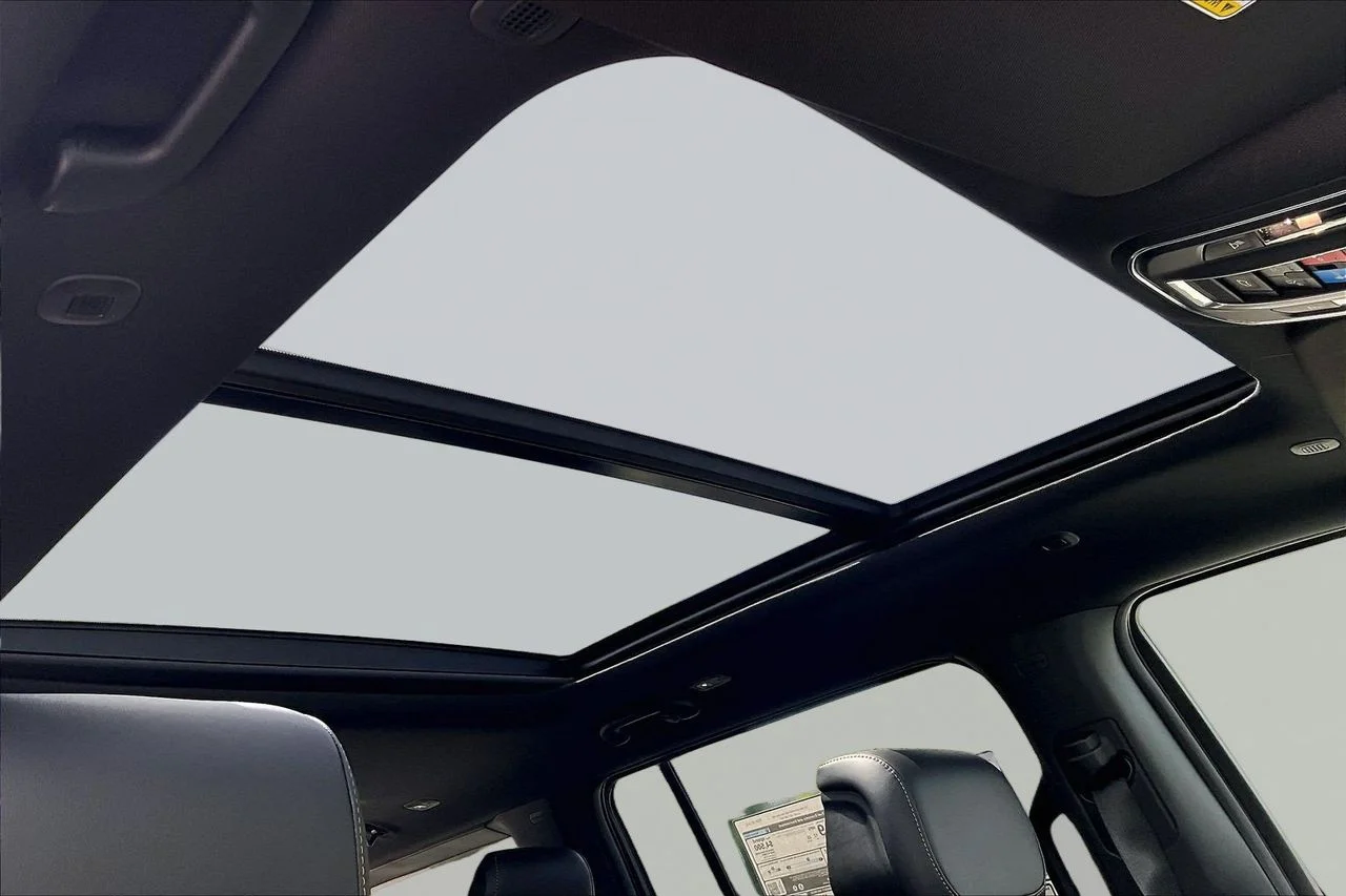 New 2026 Bright White Clear-Coat Exterior Paint Jeep  image 16