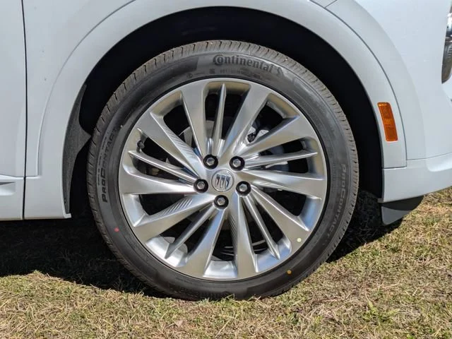 New 2026 Iridescent White Tricoat Buick Avenir image 11