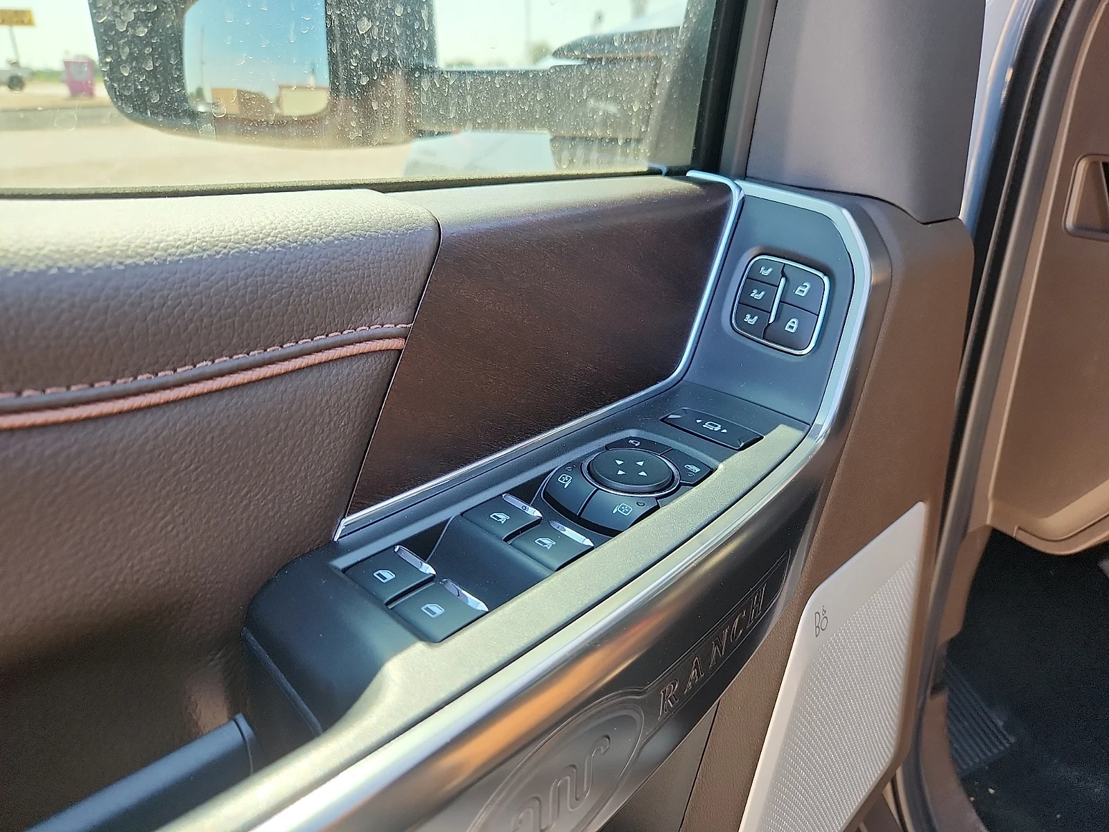 New 2026 Glacier Gray Metallic Tri-Coat Ford F-350® King Ranch® image 15