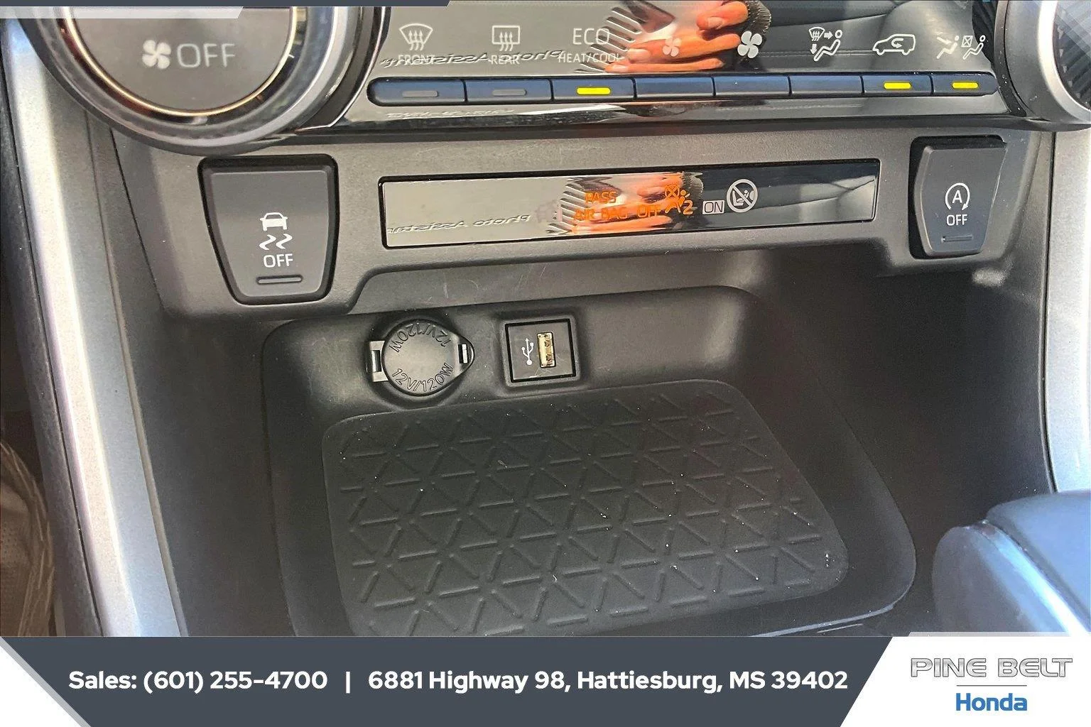 Used 2024 Magnetic Gray Metallic toyota XLE Premium image 24
