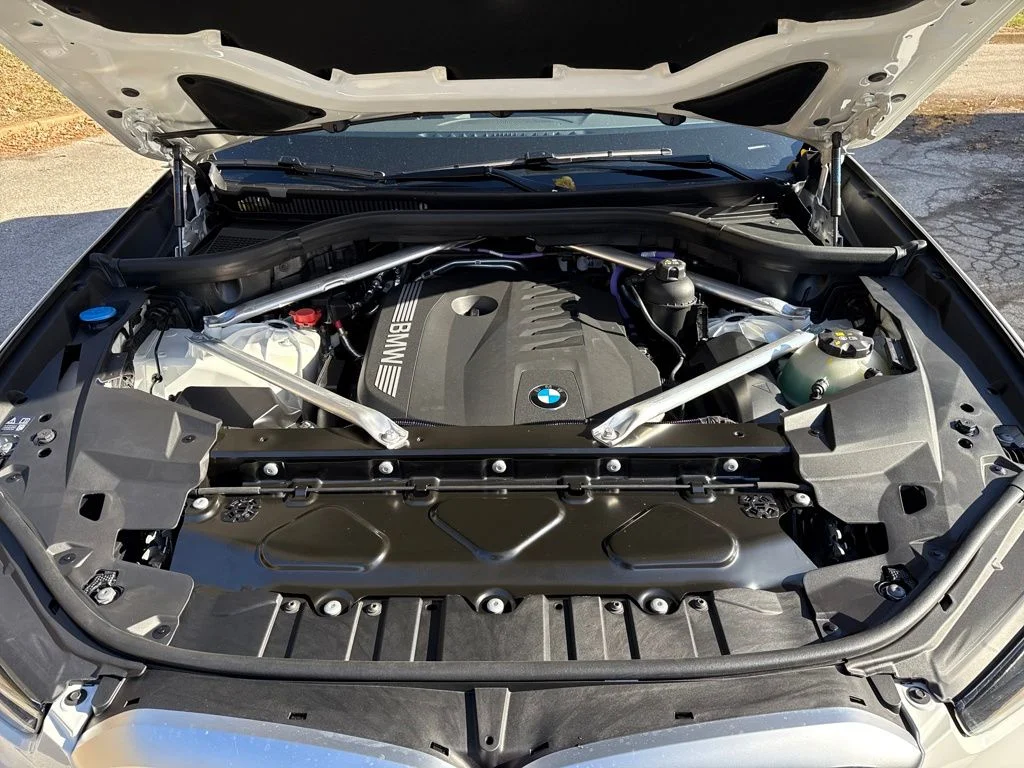 New 2026 White BMW xDrive40i image 29