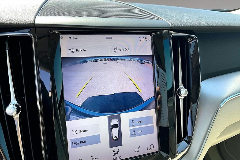 Used 2019 Blue Volvo T5 Momentum image 23
