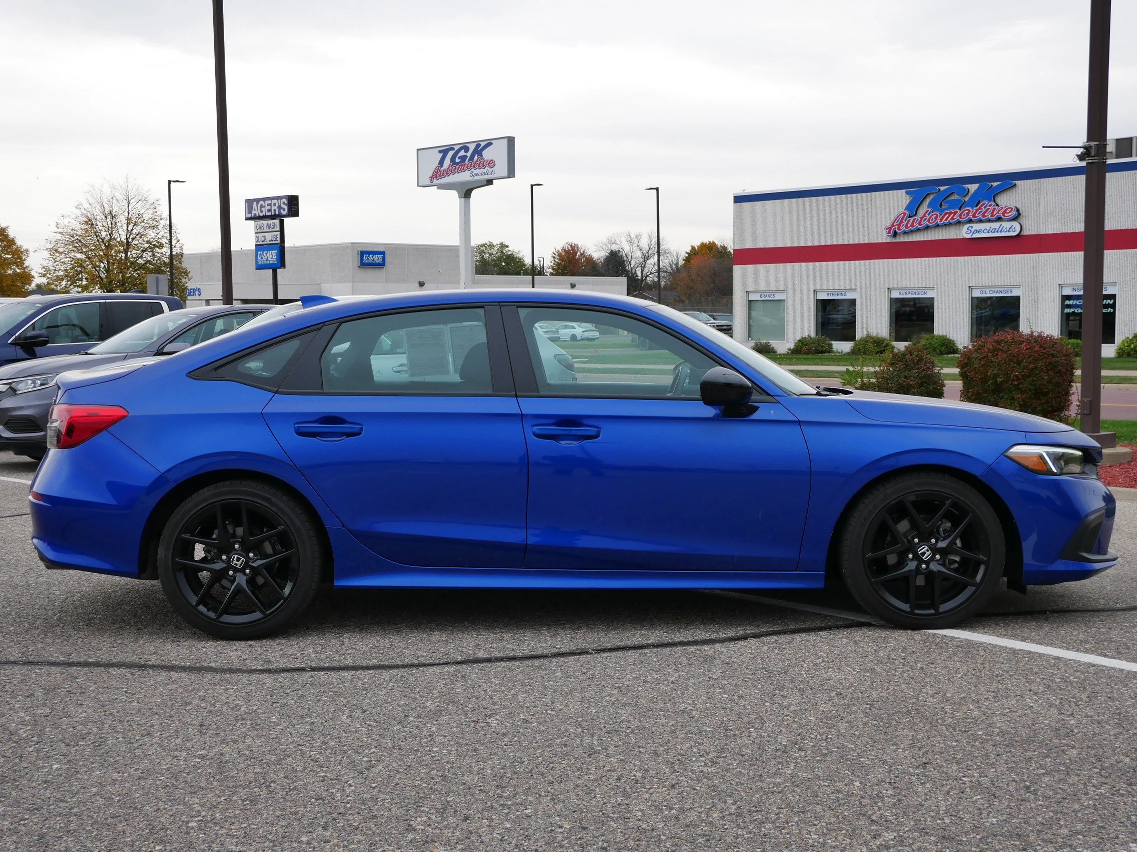 Certified Used 2024 Aegean Blue Metallic Honda Sport image 9