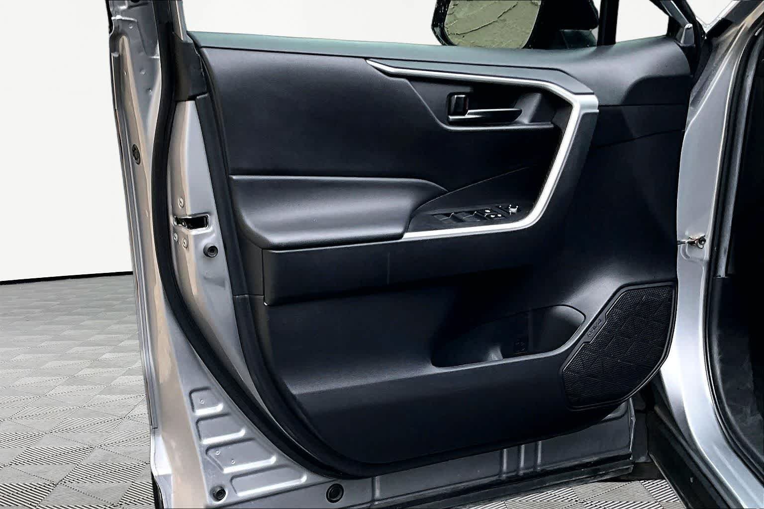 Used 2024 Silver Sky Metallic Toyota Hybrid LE image 22