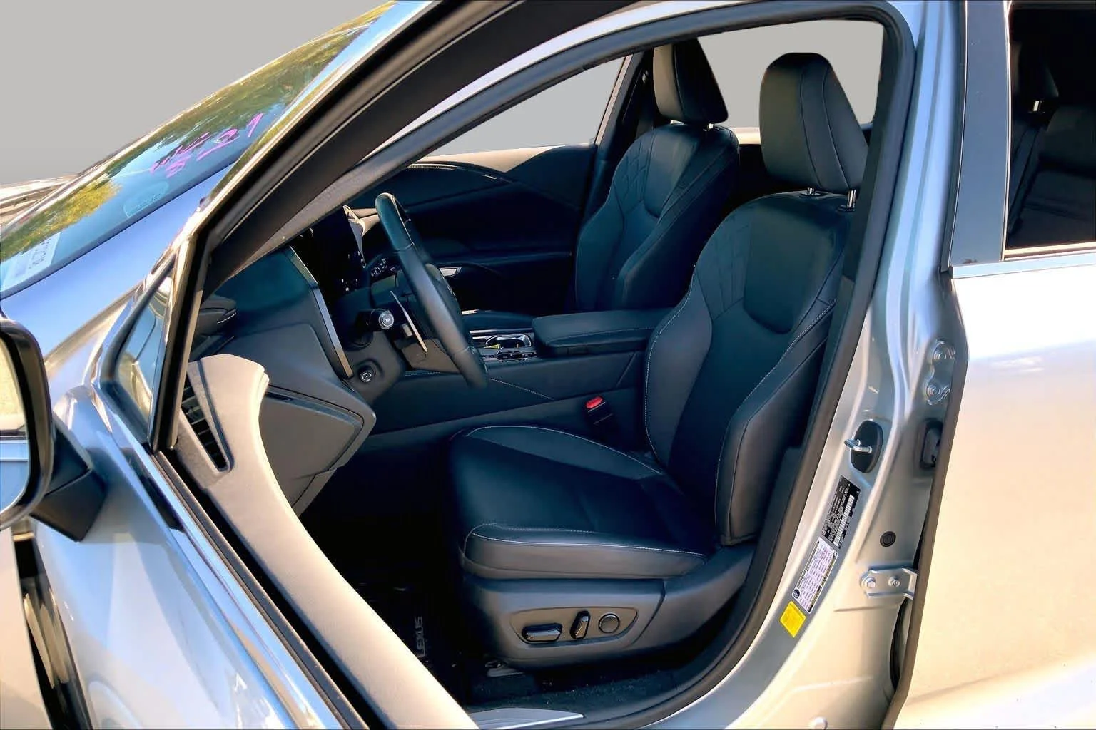 Certified Used 2023 Iridium Lexus Premium image 8