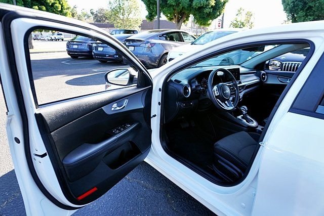 Used 2023 White Kia LX image 32