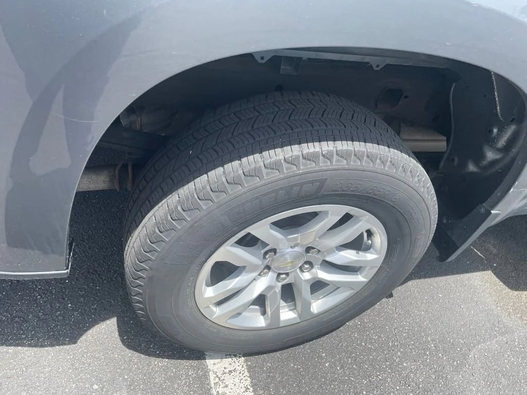 Used 2020 Gray Chevrolet LT image 9
