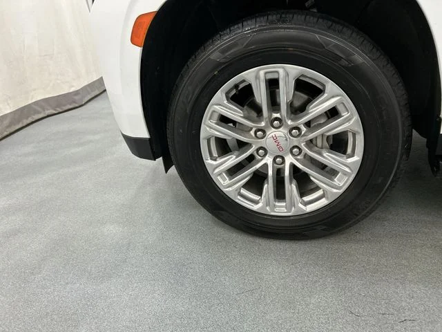 Used 2024 White GMC SLT image 5