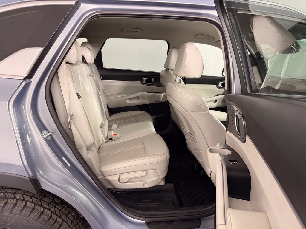 Used 2025 Silver Kia S image 20