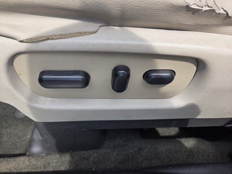 Used 2014 Black Ford Limited image 10