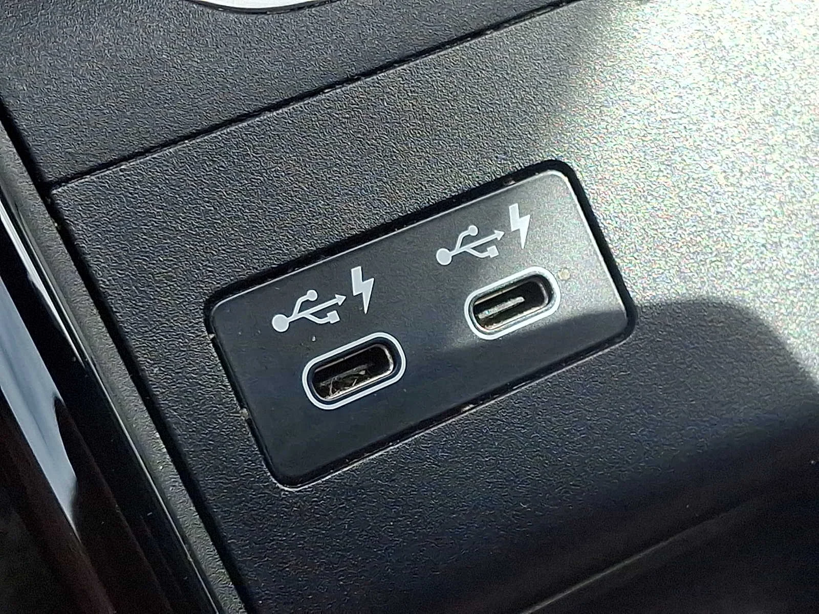 Used 2023 Black BMW xDrive28i image 23