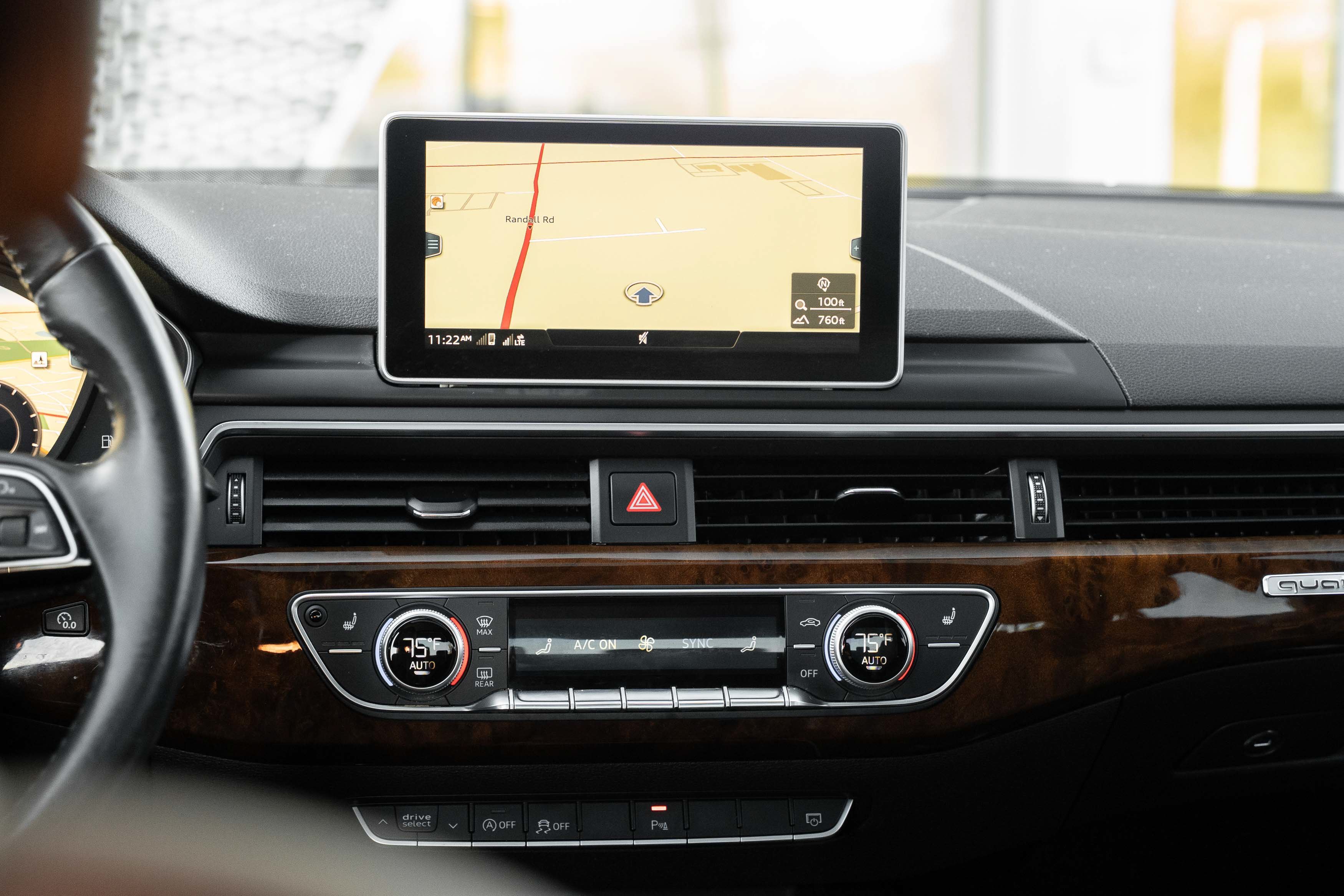 Used 2018 Mythos Black Metallic Audi Tech Premium Plus image 11