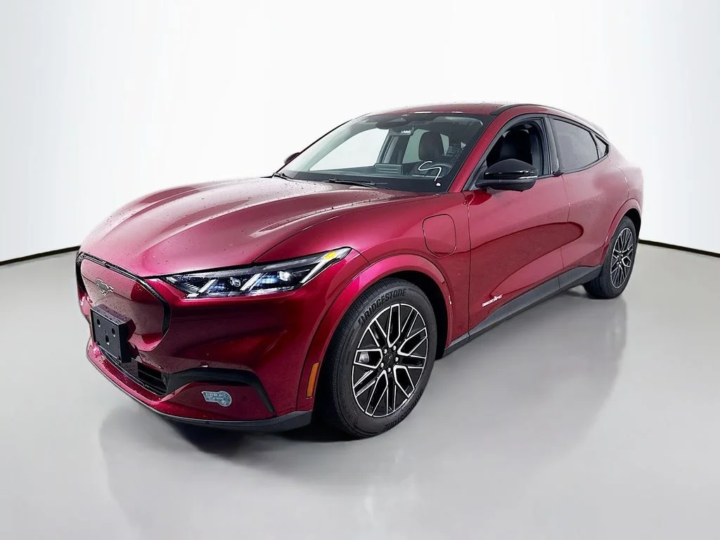 Used 2025 Molten Magenta Metallic Tinted Clearcoat Ford Premium image 10