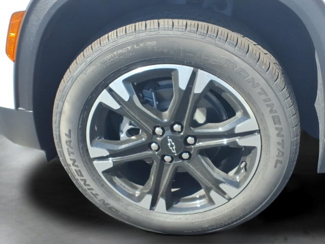 New 2027 Summit White Chevrolet LT image 15