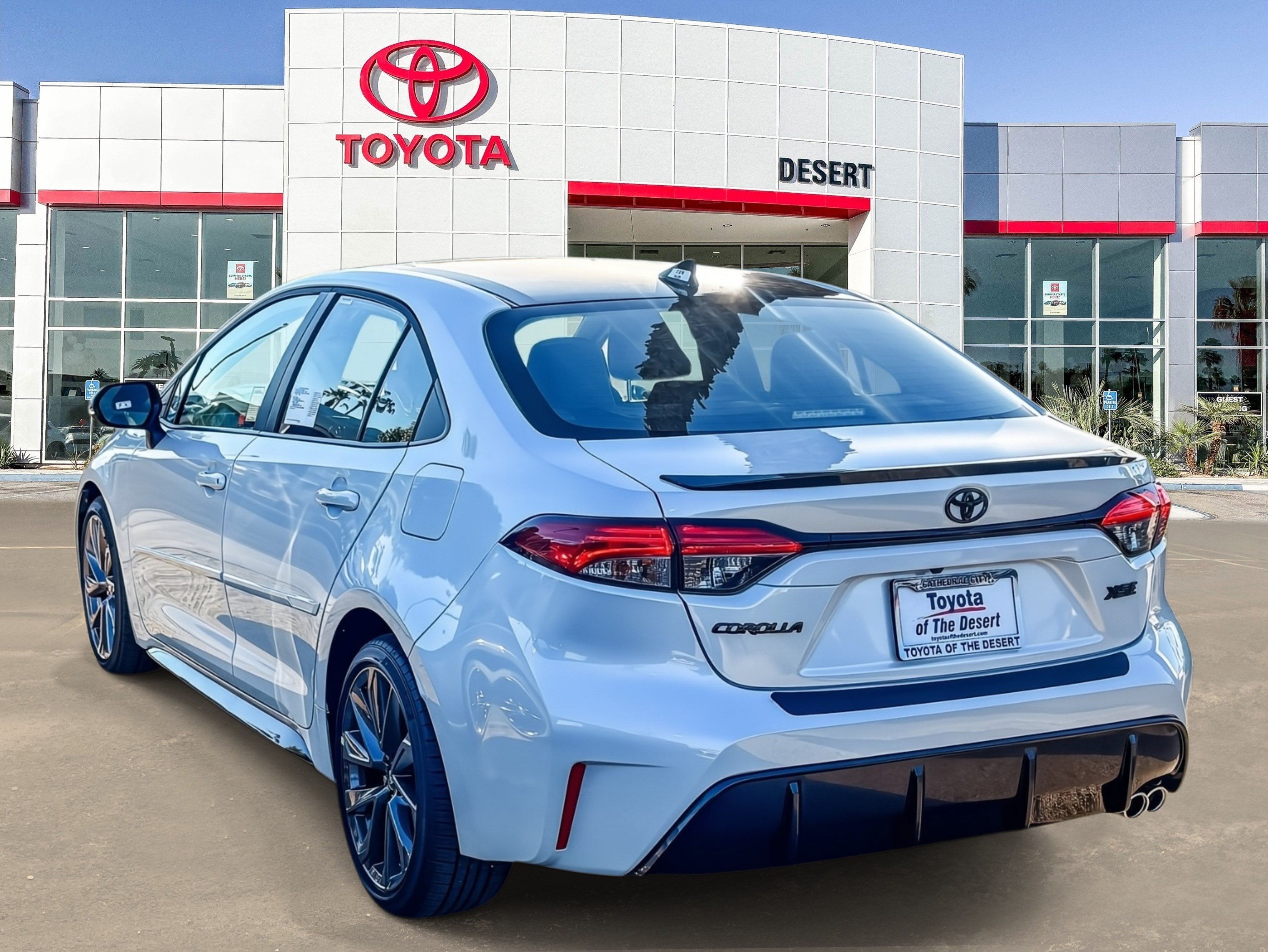 New 2027 Wind Chill Pearl with Inked roof <sup>1</sup> Toyota  XSE image 4