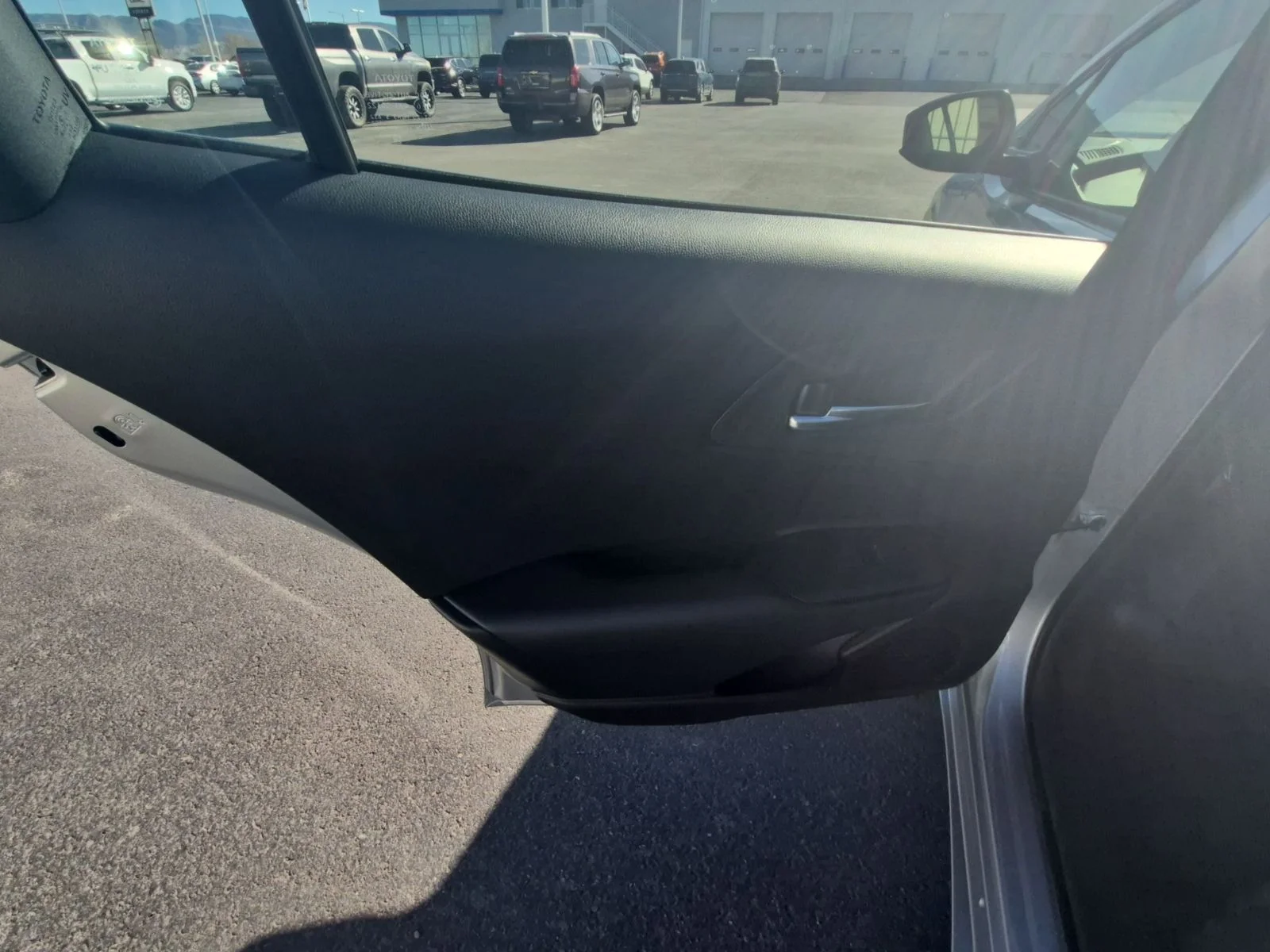 2026 Toyota Prius Plug-in Hybrid XSE - Photo 33