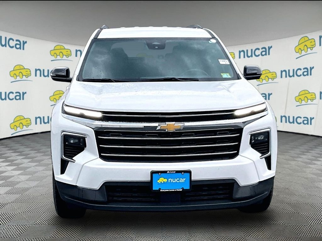 Used 2024 Summit White Chevrolet  image 2