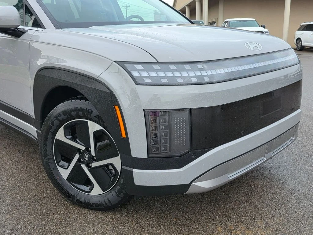 New 2026 Cyber Gray Hyundai SE image 10