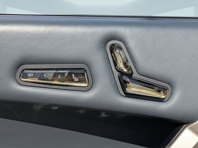 Used 2023 Gray BMW M60 image 24