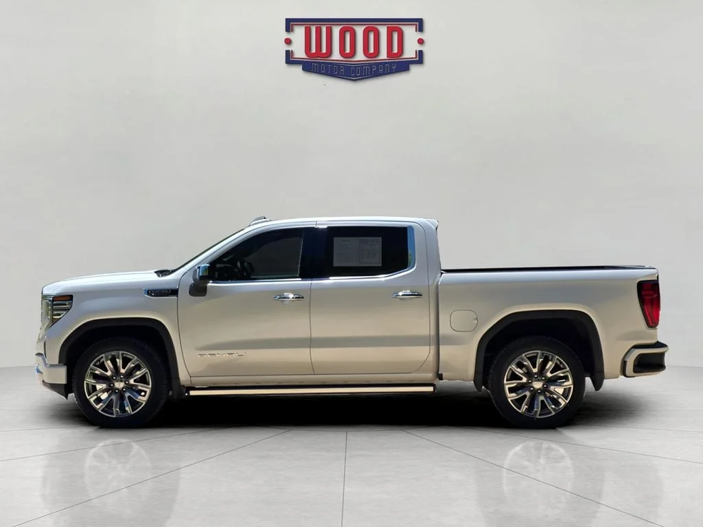 Used 2025 White Frost Tricoat GMC Denali image 4
