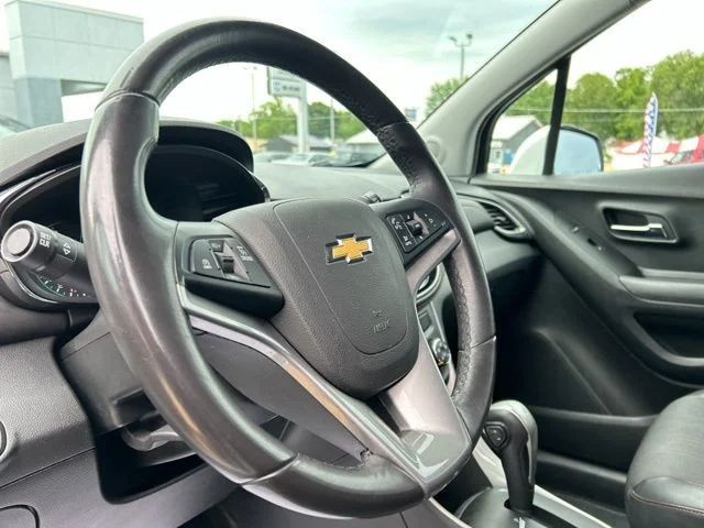 Used 2020 White Chevrolet LT image 29
