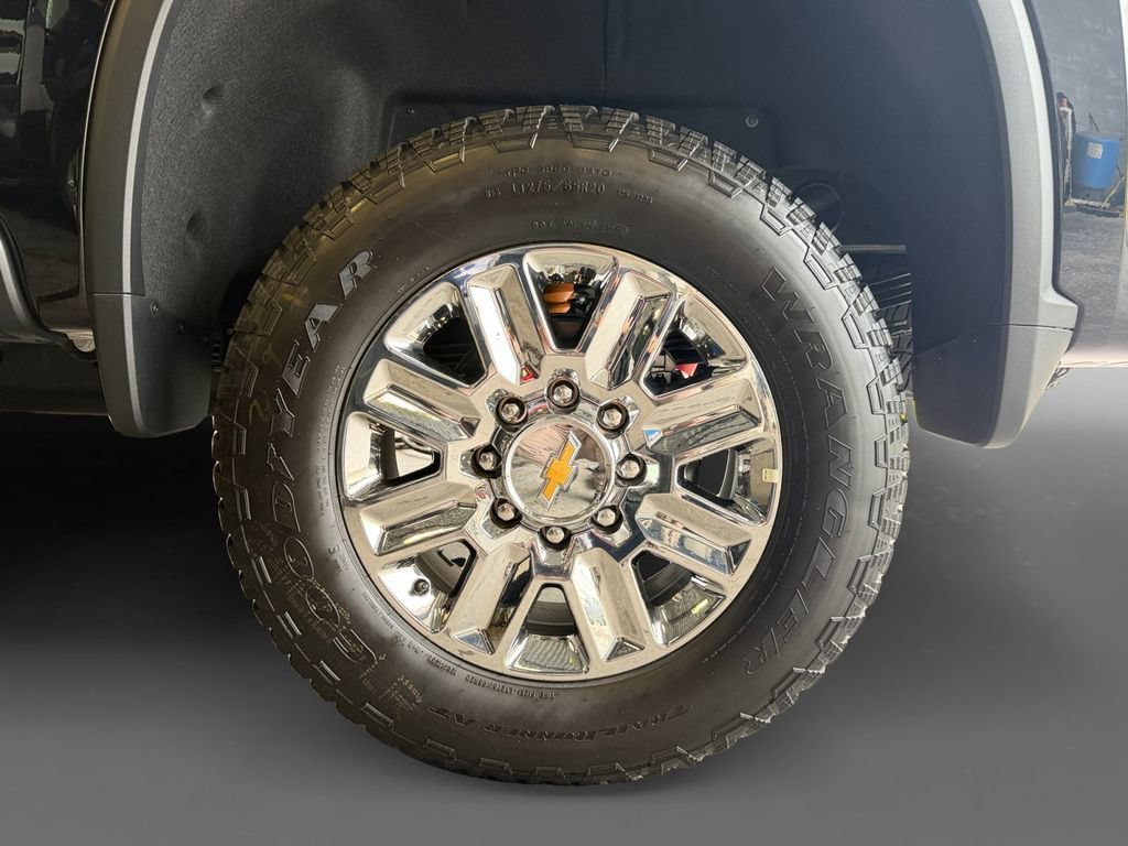 New 2026 Black Chevrolet High Country image 16